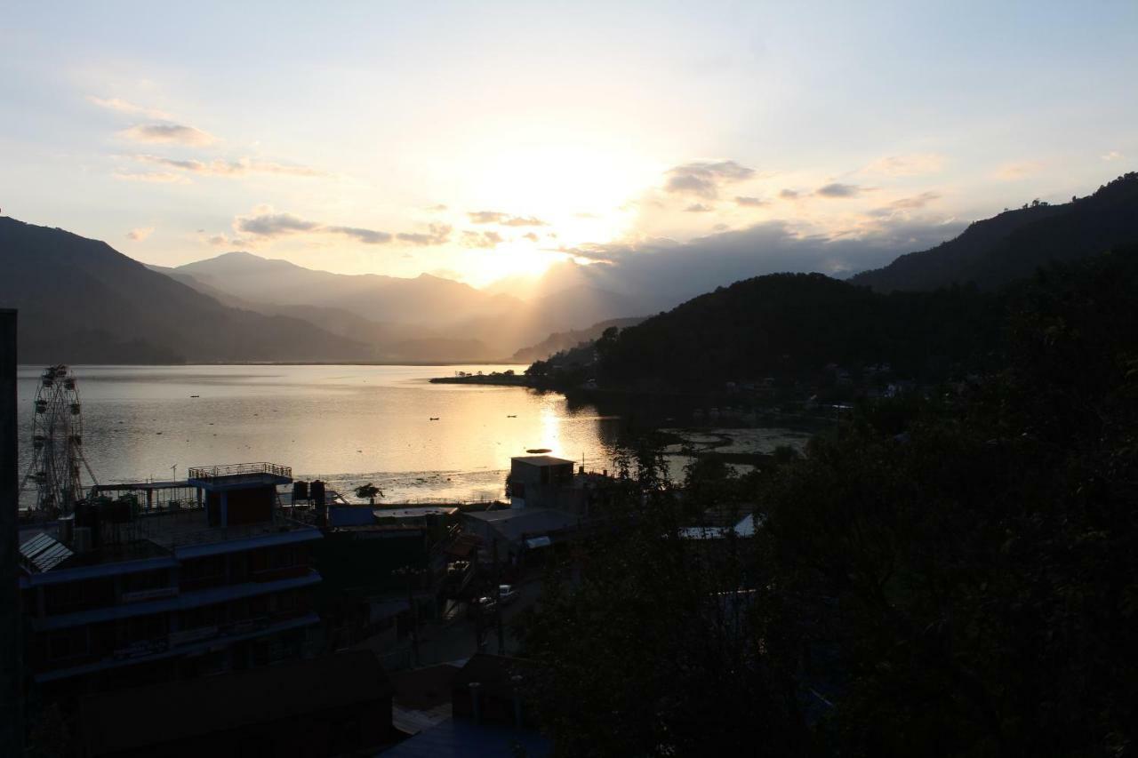 Hotel Direction Pokhara Exterior foto