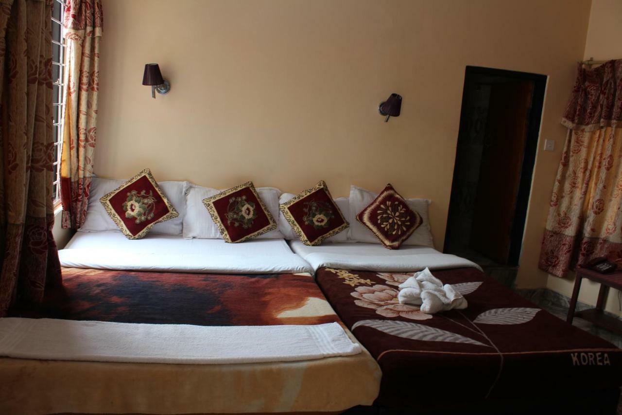 Hotel Direction Pokhara Exterior foto